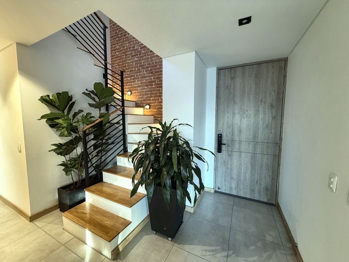 Entrada con escalera