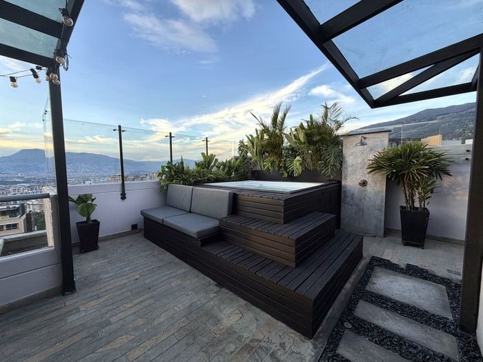 Jacuzzi en la terraza, vista alterna